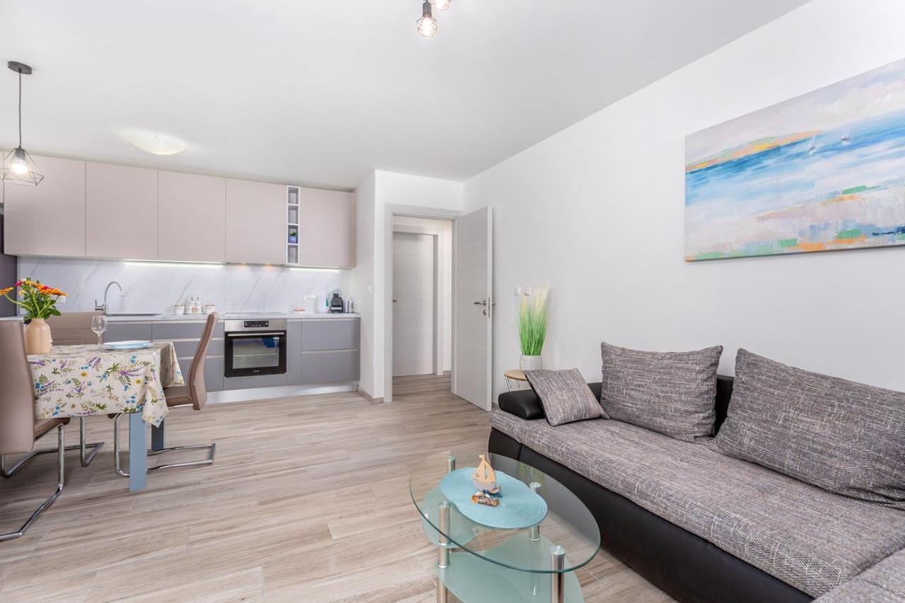 רייקה Kvarner Bay 4* - Apartments 1 & 3 מראה חיצוני תמונה